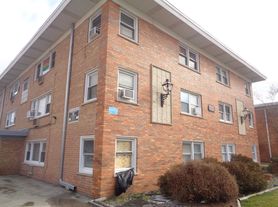 10805 S Lloyd Dr, Worth, IL