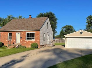 26435 Waldorf St, Roseville, MI 48066