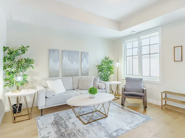 Orchards Townhouses, 6951 25th Ave SW, Edmonton, AB T6X 2Z3