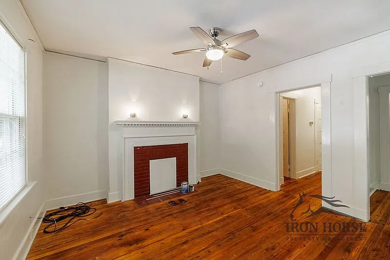 1 bed, 1.0 bath, 723 sqft, $1,000 — Photo 4