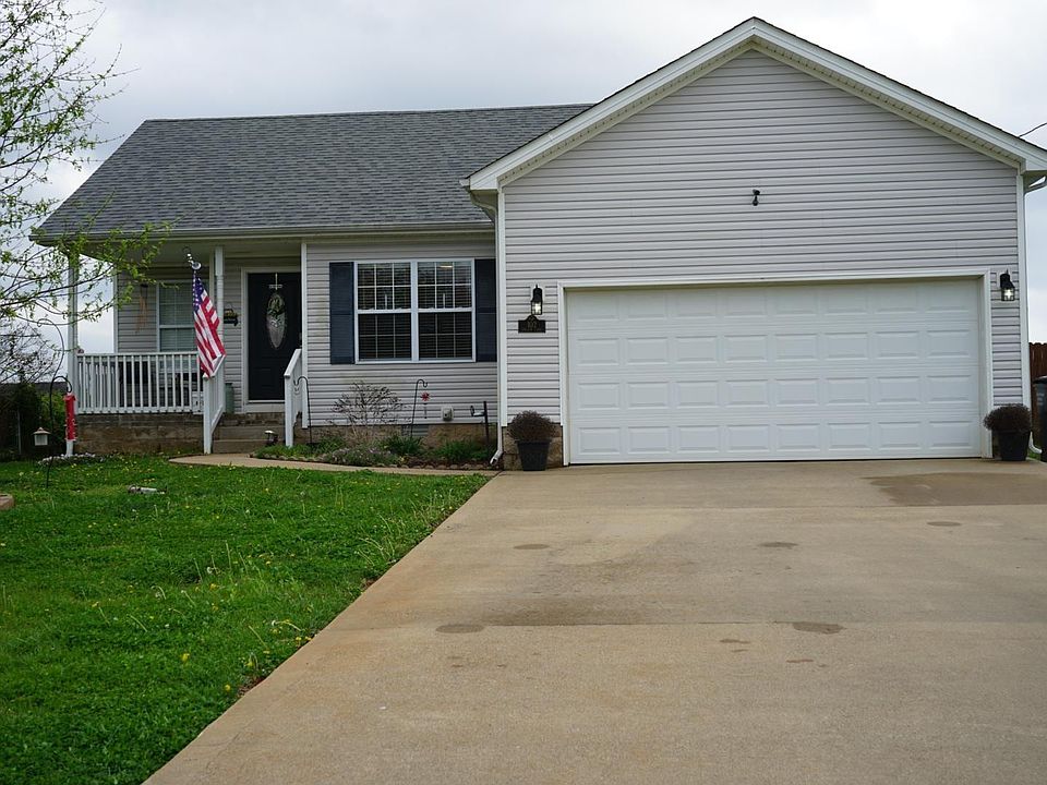 1st image of 102 Fallow Ln