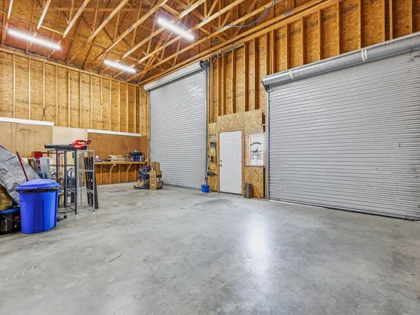 110 Highview Rd, Ennis, TX 75119