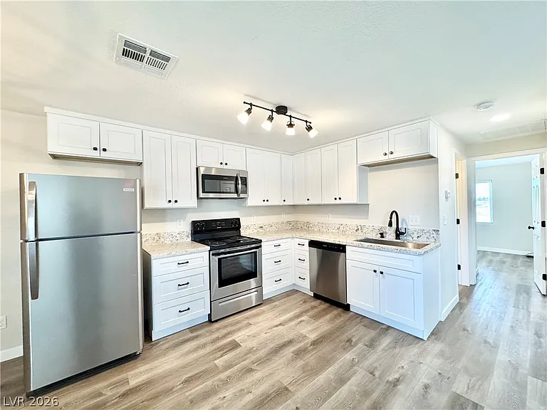 2081 S Dandelion St #3 — Photo 5