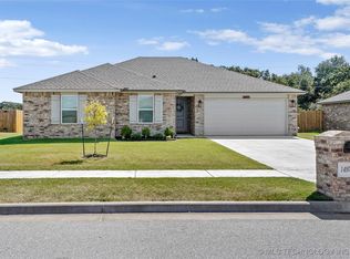 14975 S Poplar Pl, Glenpool, OK 74033