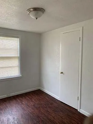 212 Houston St — Photo 24