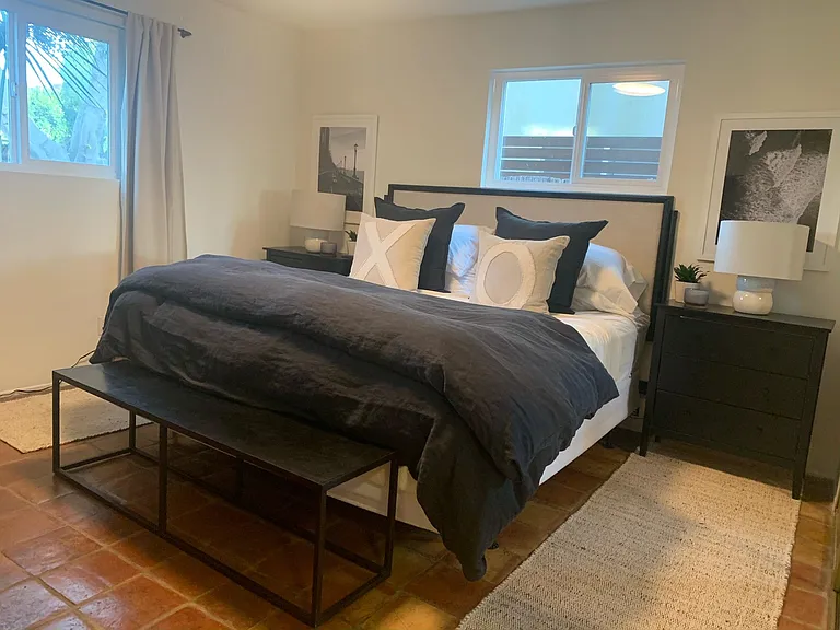 NE bedroom occupied