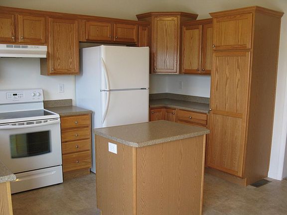 5th image of 404 County Road 800 N Unit B