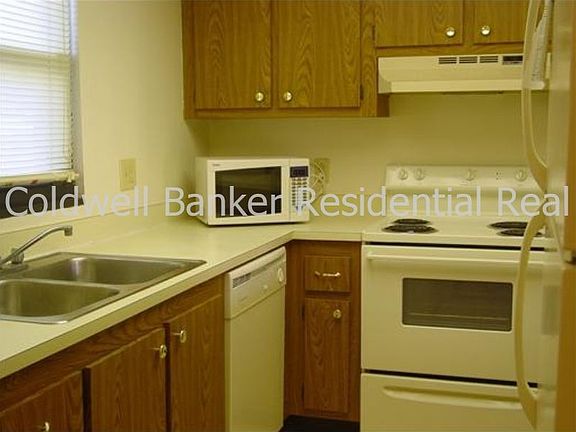 3rd image of 105 4th Ave NE Unit 422
