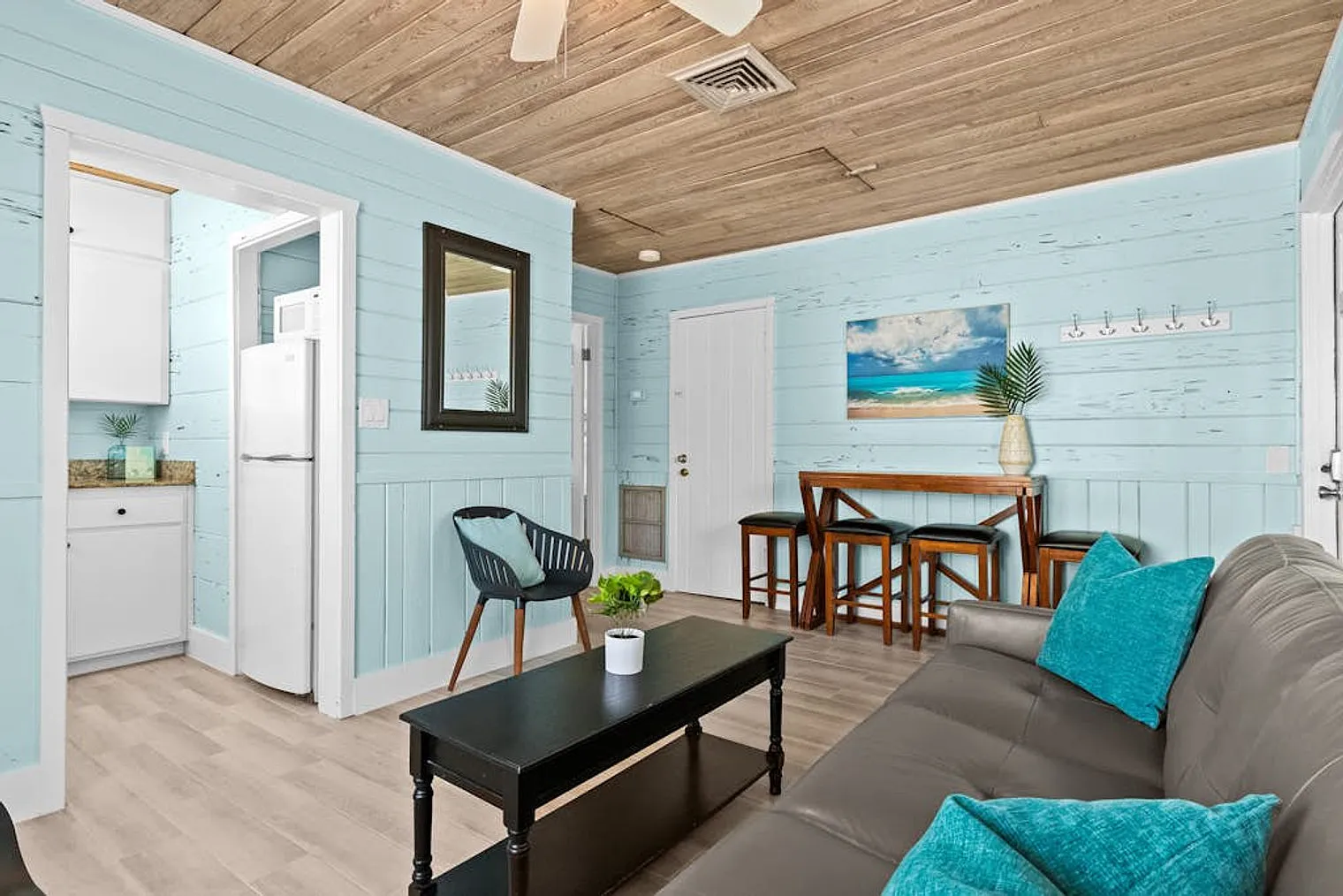 1 bed, 1.0 bath, 333 sqft, $8,270 — Photo 3