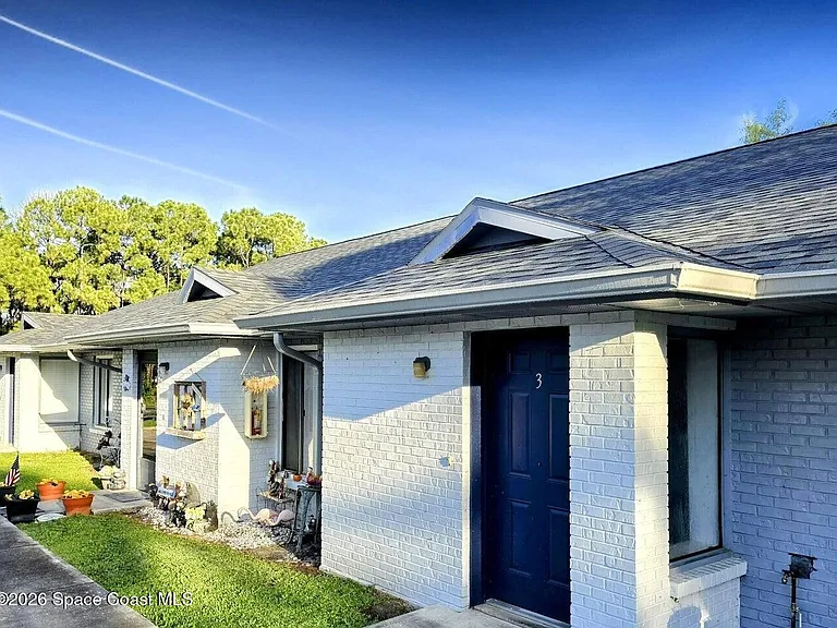 499 Thor Ave SE #3 — Photo 1