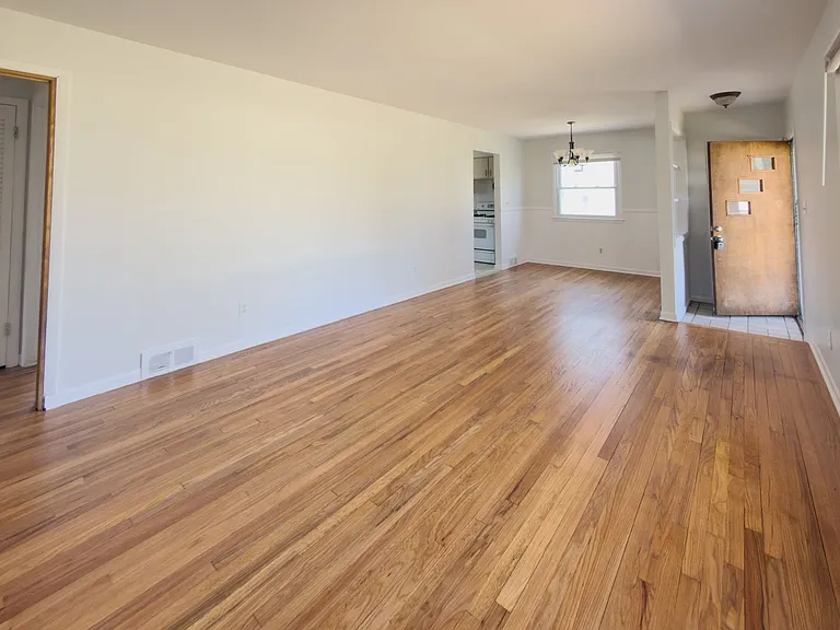 2419 Walter Dr — Photo 3
