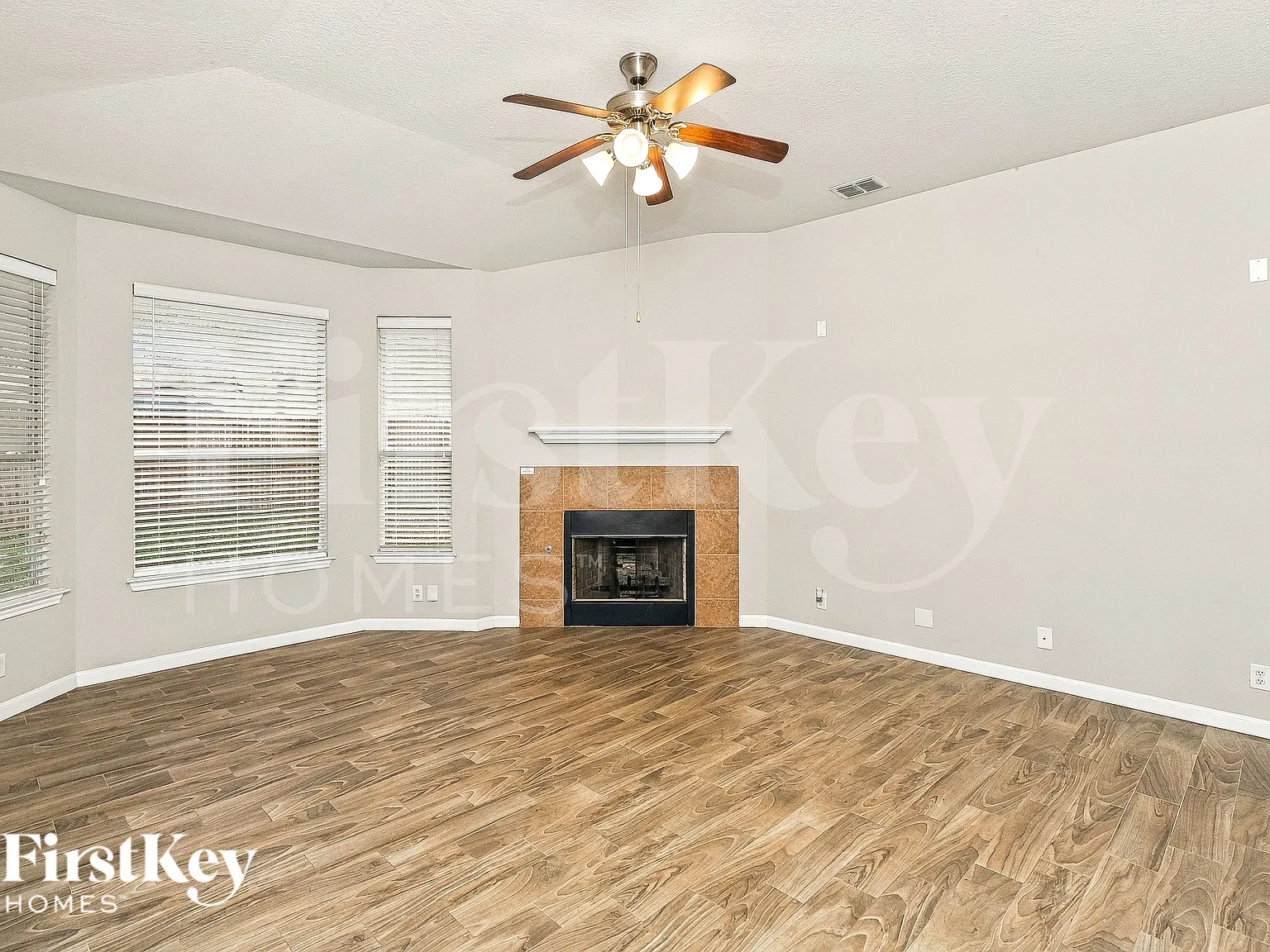 4 bed, 2.5 bath, 3133 sqft, $1,970 — Photo 3