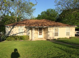 1046 Lake View Rdg, White Settlement, TX 76108