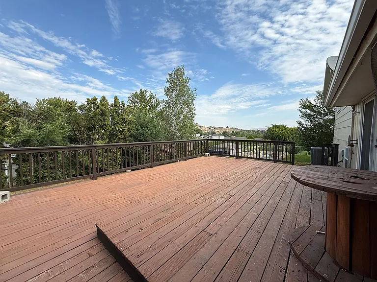 204 Hillcrest Dr — Photo 34
