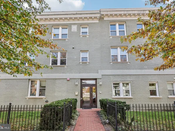 1352 Longfellow St NW APT 302, Washington, DC 20011