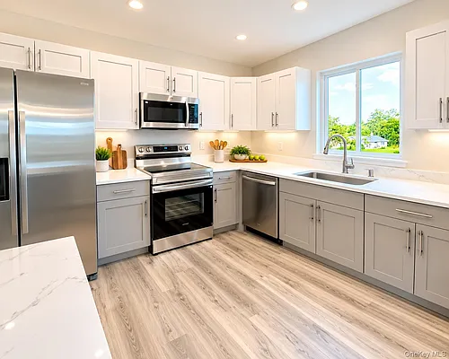 16 Dowd St Photo 1