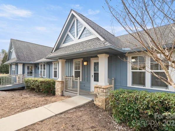 3002 Blue Goose Ct, Hendersonville, NC 28792