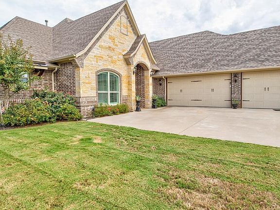 2nd image of 1507 Harbor Lakes Dr