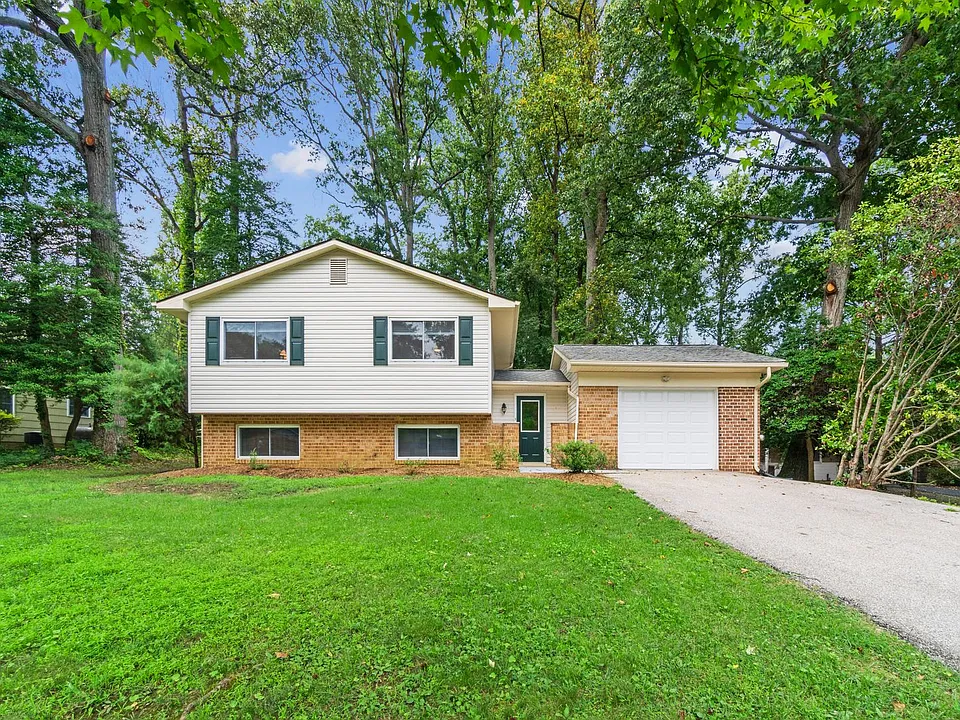 100 Oak Dr