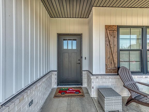 4th image of 1381 Orchard View Ln
