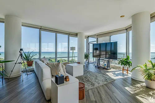 Park Lafayette Towers Photo 1