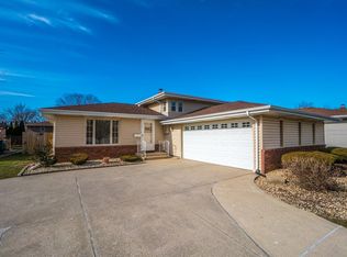 8820 Jefferson Ct, Munster, IN 46321