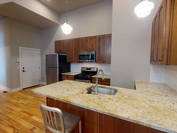 3rd image of 2701 W Girard Ave APT 8
