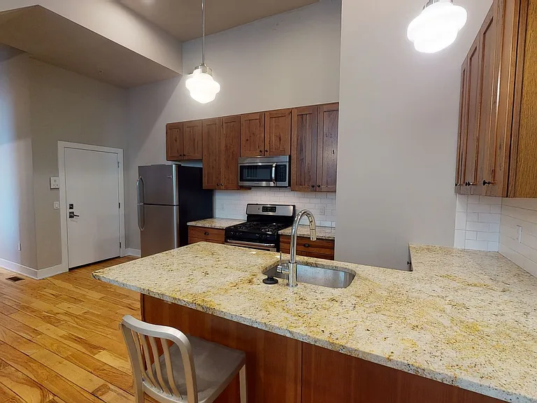 Newly Construction Apartment Brewerytown — Photo 9