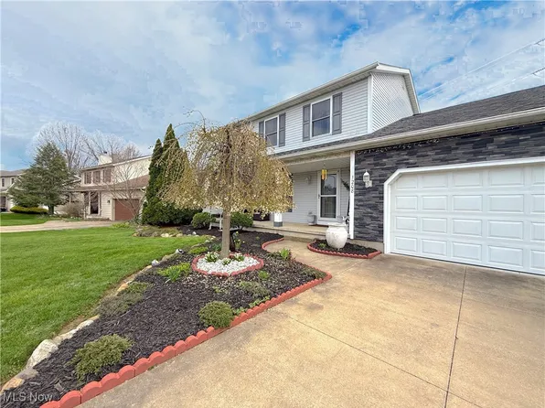 1208 Grovewood Dr, Tallmadge, OH 44278