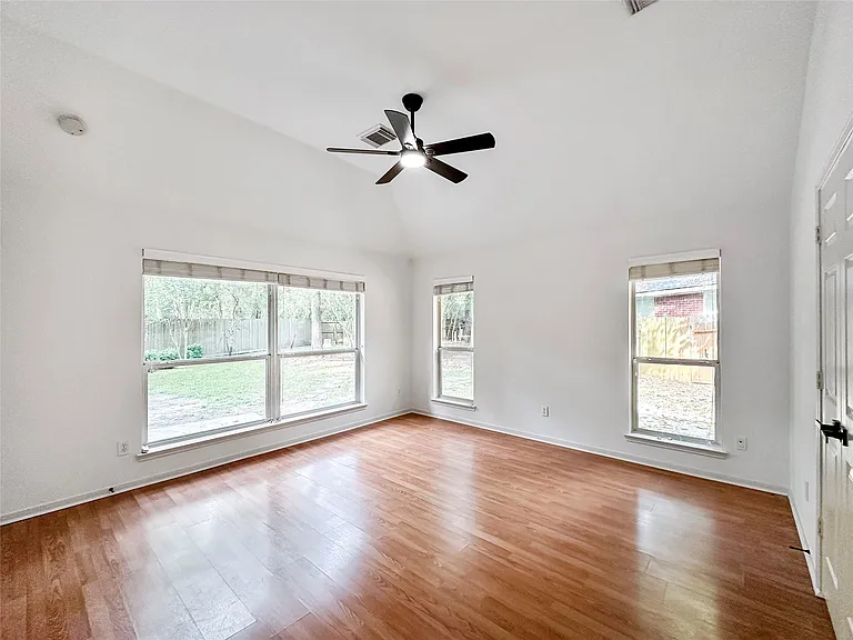 126 N Willow Point Cir — Photo 8
