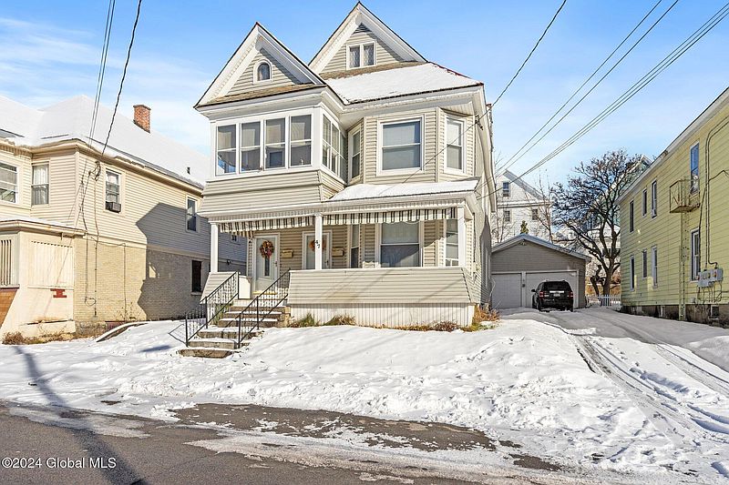 3rd image of 47 Lincoln Avenue