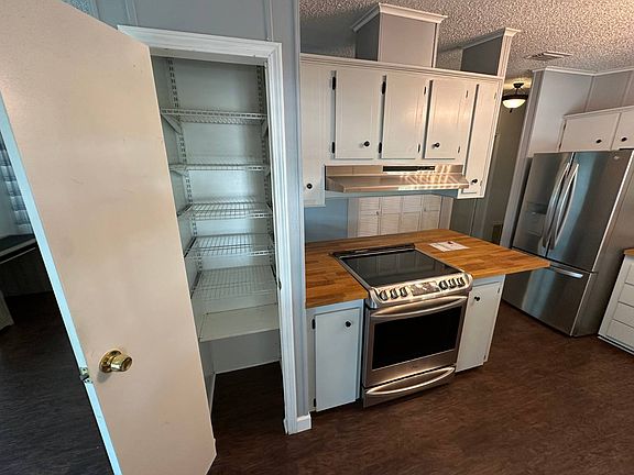 3rd image of 3455 Pelican Cir