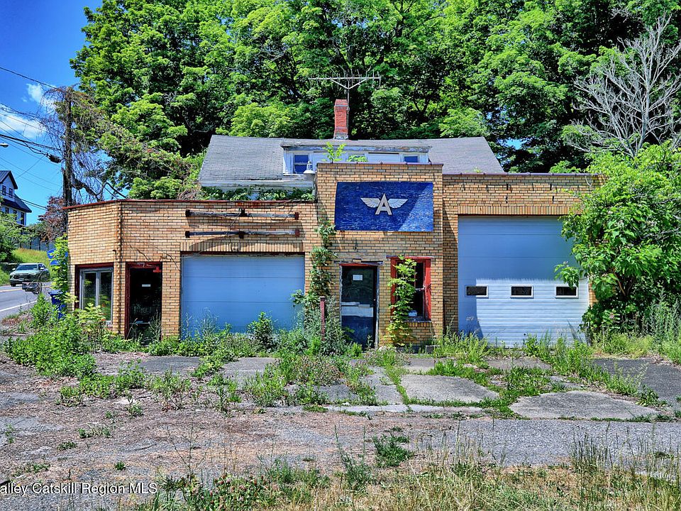 1st image of 638 Main Street