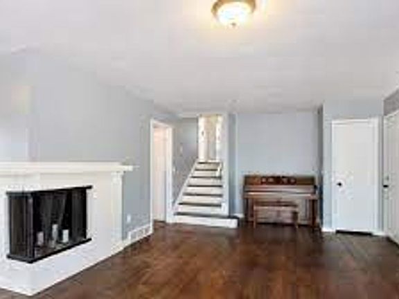 5th image of 3708 S Claremont Ave