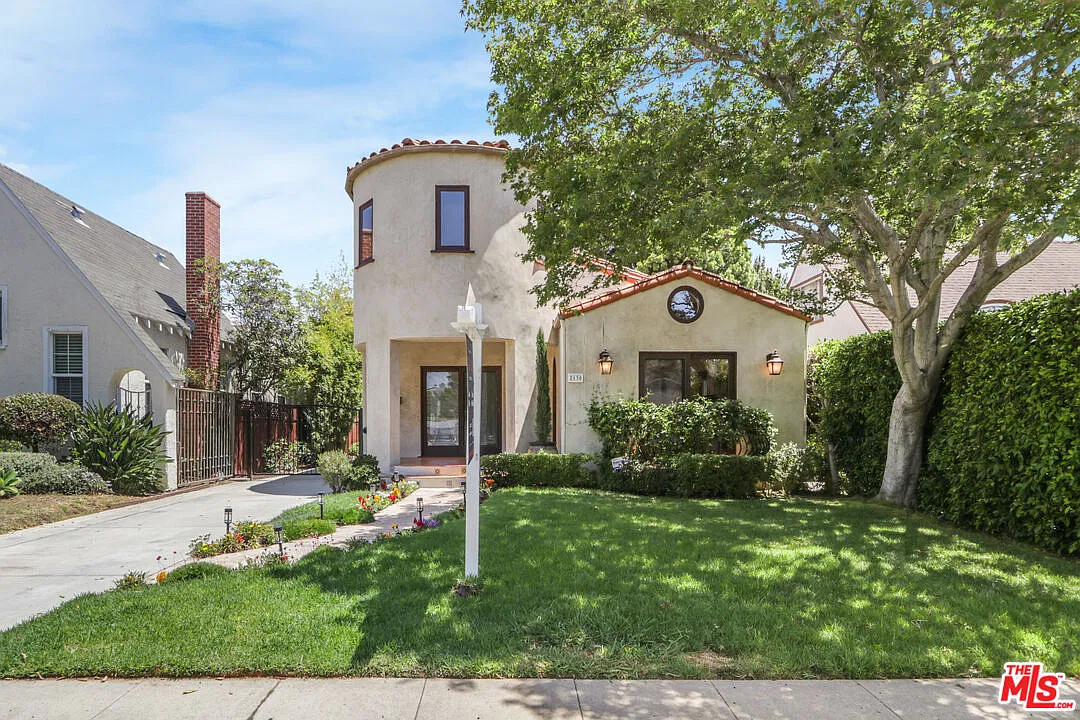 3 bed, 3.0 bath, 2491 sqft, $9,500 — Photo 1