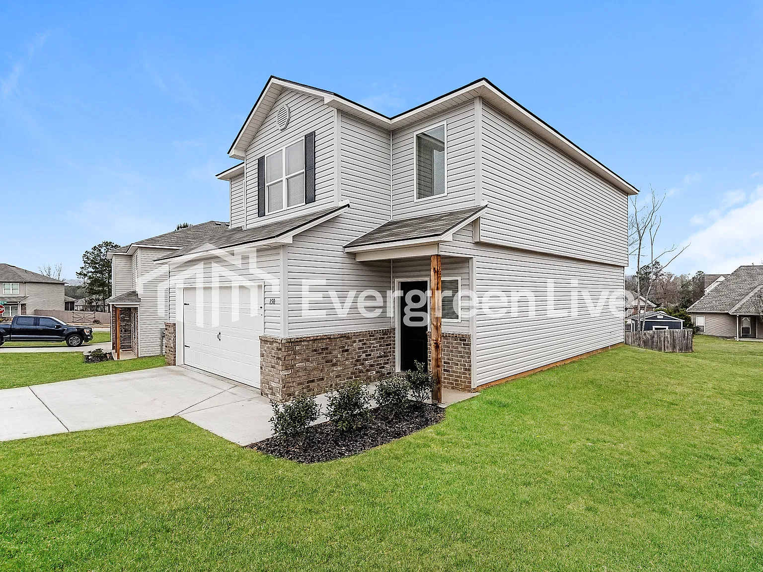 3 bed, 2.0 bath, 1689 sqft, $1,745 — Photo 3