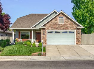 1229 Quail Hollow Dr, Medford, OR 97504