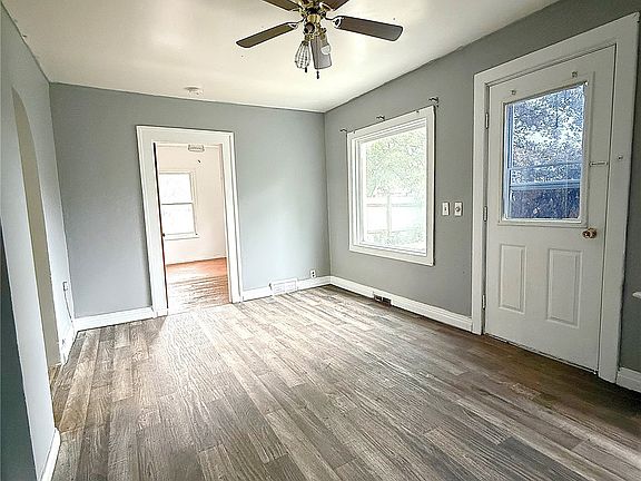 5th image of 172 4th Street E