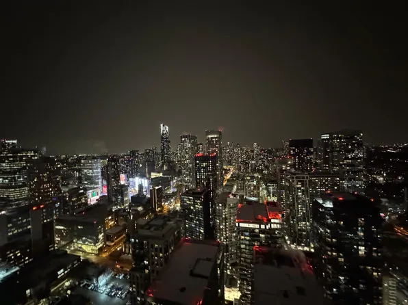 89 Queen St E, Toronto, ON