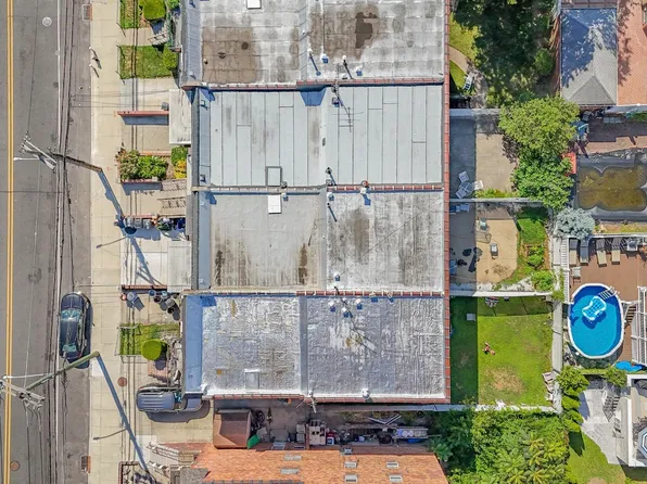 2078 Bergen Avenue image 20 of 25