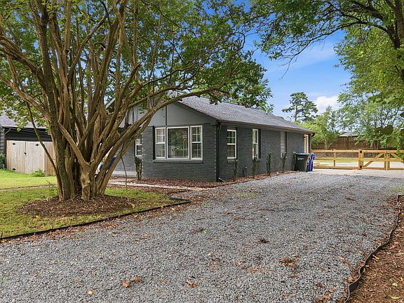 5th image of 519 E End Avenue