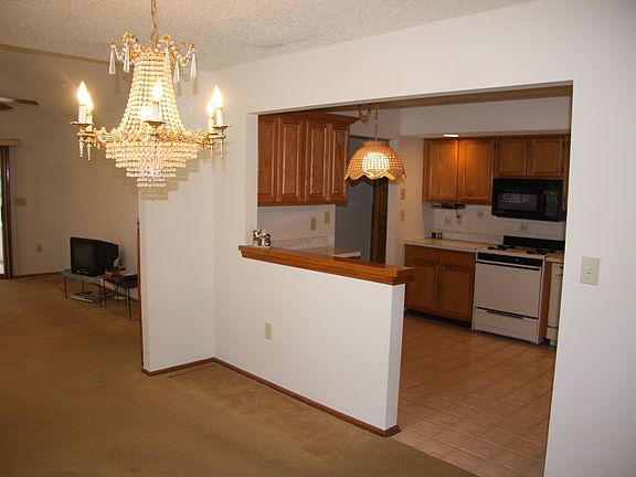 3rd image of 110 Sleepy Hollow Dr
