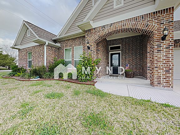 2nd image of 2103 Donna Ln
