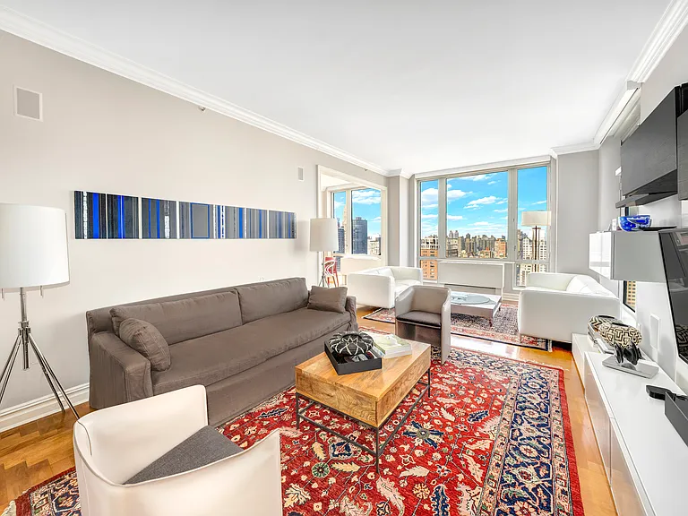 401 E 60th St #33C — Photo 5