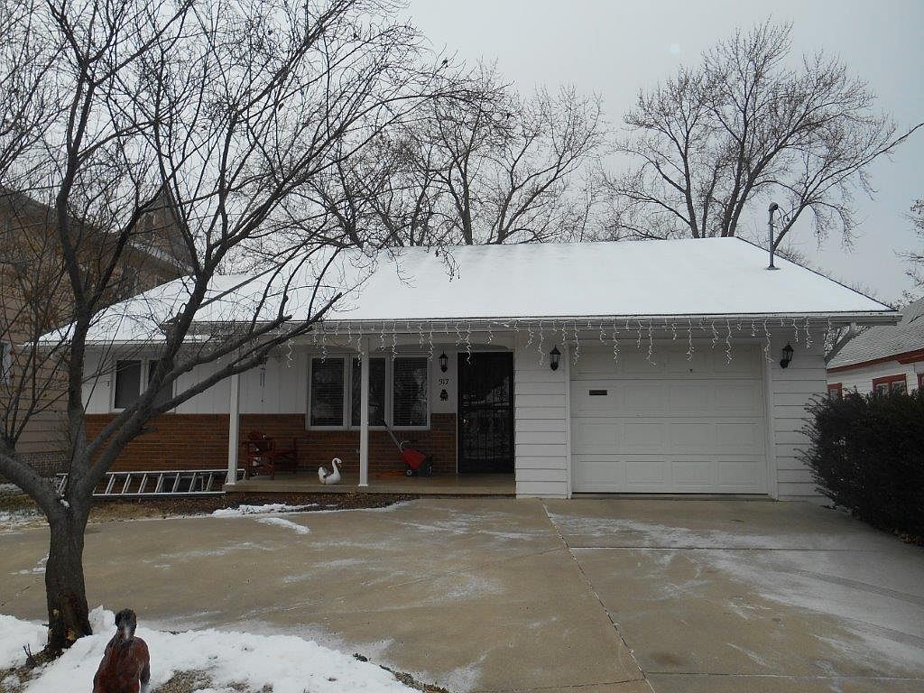 317 N. Seward, Red Cloud, NE 68970 Zillow