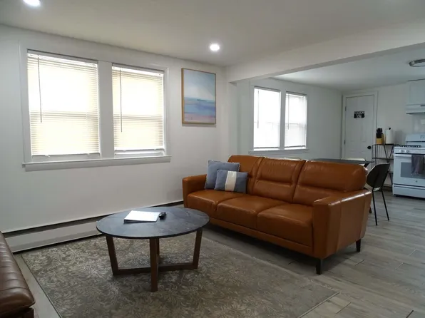 18 Pleasant St, Wayland, MA