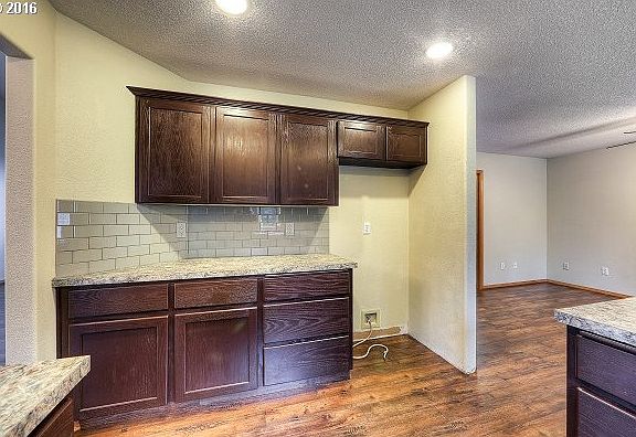 5th image of 2617 NE 101st Ave