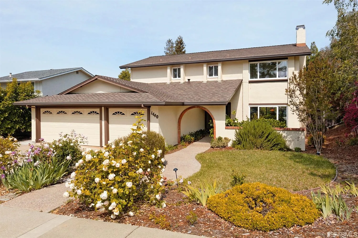 1440 Oxford Pl photo 1