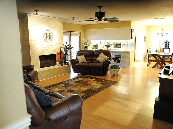 2nd image of 1711 Meadowcliff Dr