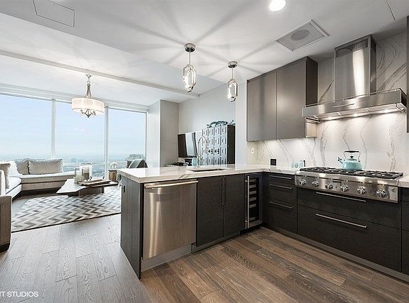 5th image of 401 N Wabash Ave Unit 48C